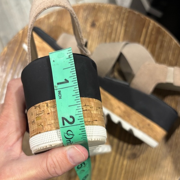 SOREL Womens Beige 1-1/2" Platform Cameron Wedge Slingback Sandal 8 - Picture 2 of 5